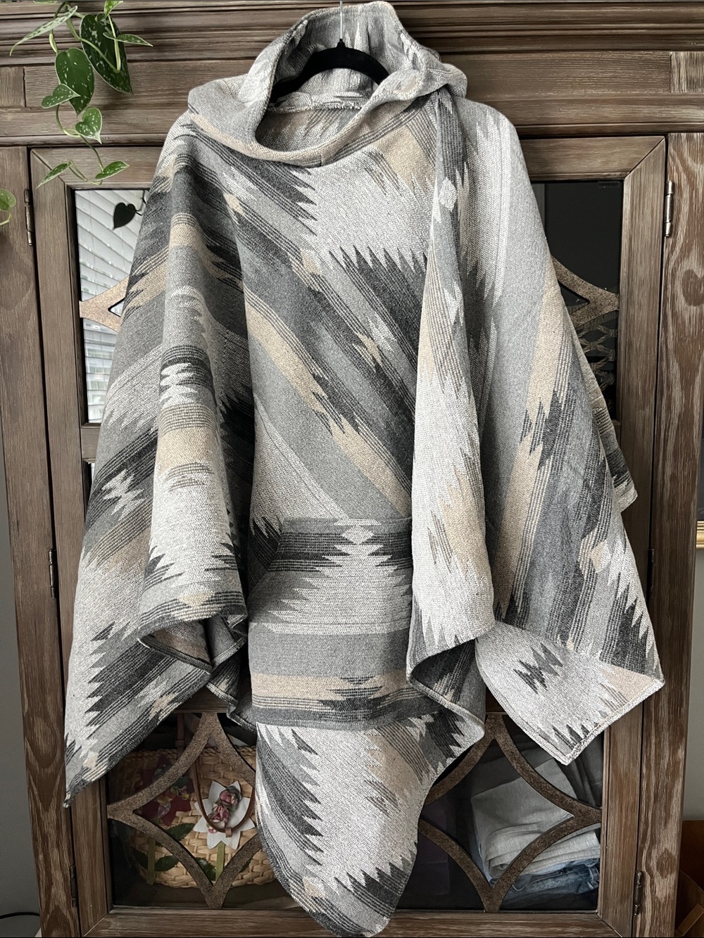 Hooded Geometric Poncho in Gray and Cream